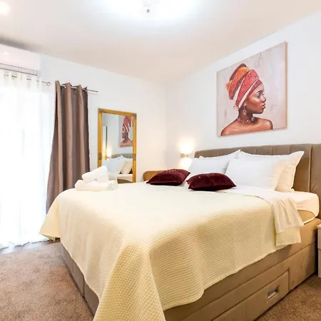 Lux 3*