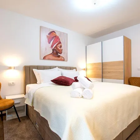 Lux 3*