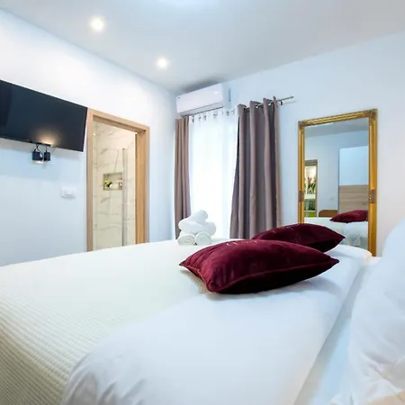 Lux 3*